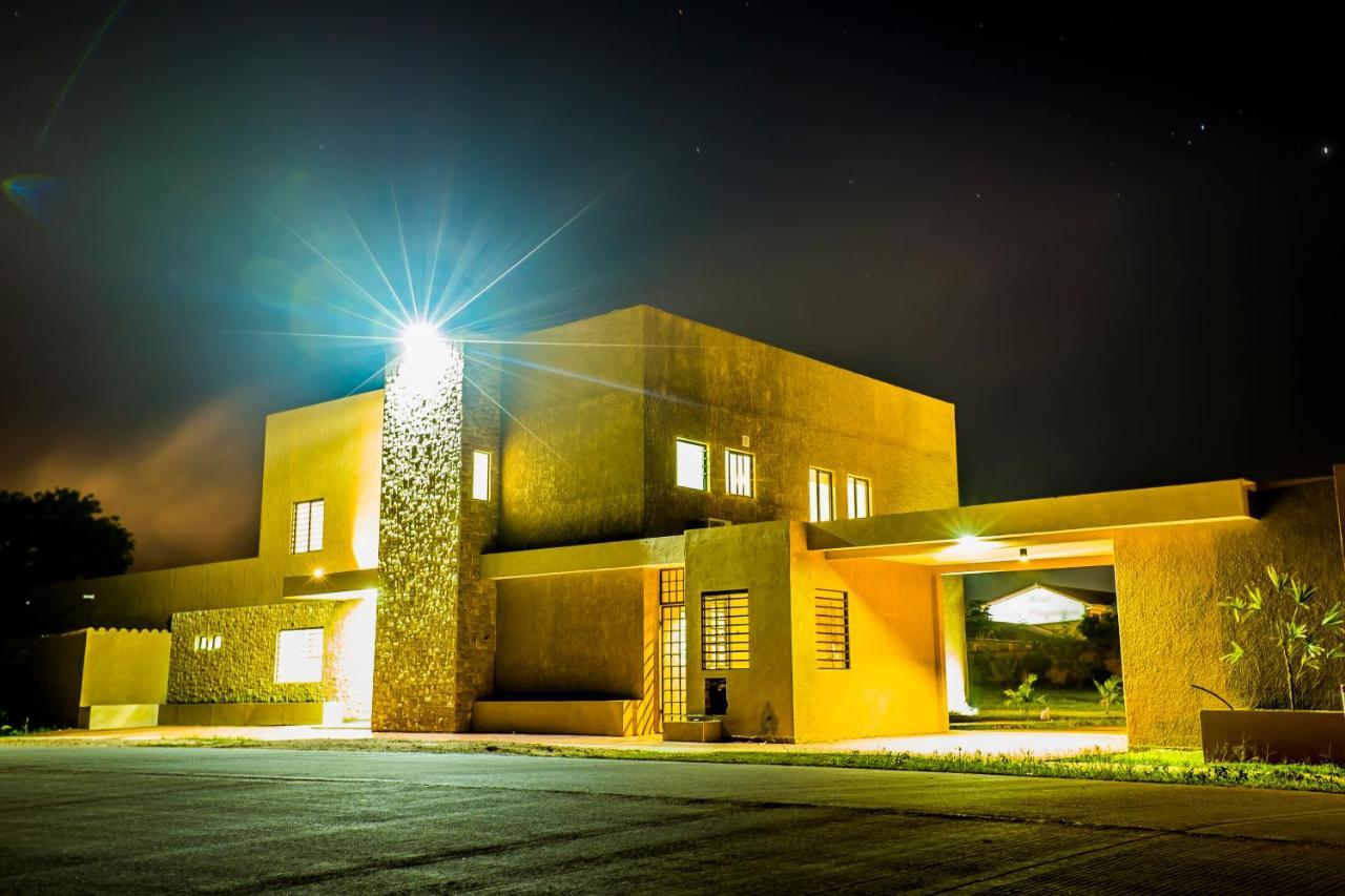 San José de Chiquitos El Suto Apart Hotel المظهر الخارجي الصورة